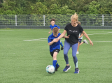 Laatste training S.K.N.W.K. JO10-1 (partijtje tegen de ouders) van woensdag 22 mei 2024 (73/133)